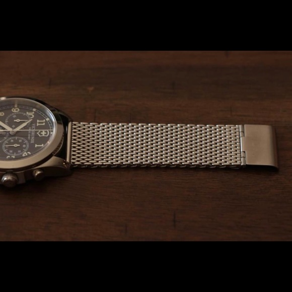 Victorinox Swiss Army Watch - Picture 5 of 8